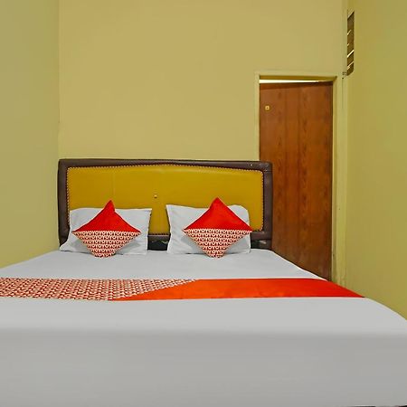 Oyo 92577 Hotel Sidikalang Near Kejaksaan Negeri Dairi 외부 사진