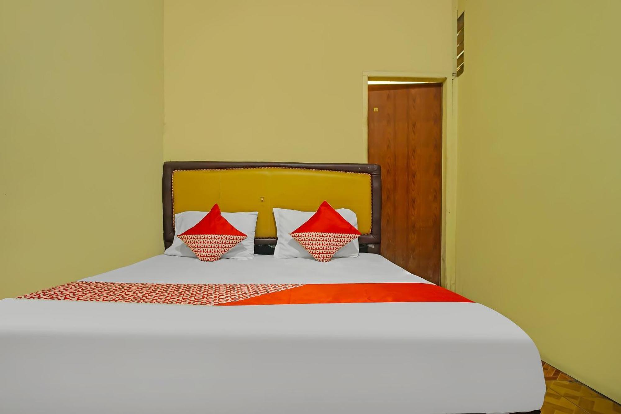 Oyo 92577 Hotel Sidikalang Near Kejaksaan Negeri Dairi 외부 사진