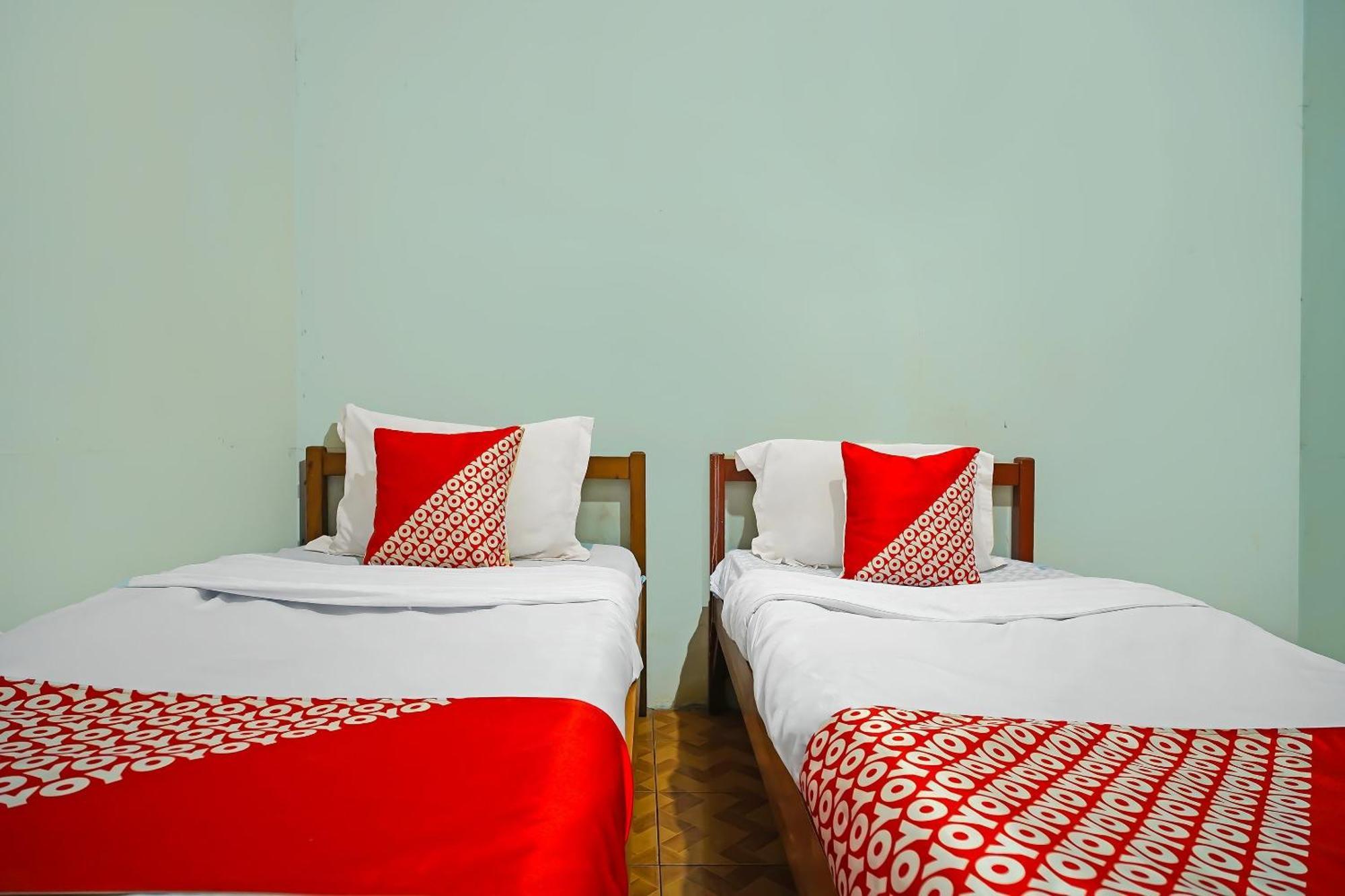 Oyo 92577 Hotel Sidikalang Near Kejaksaan Negeri Dairi 외부 사진