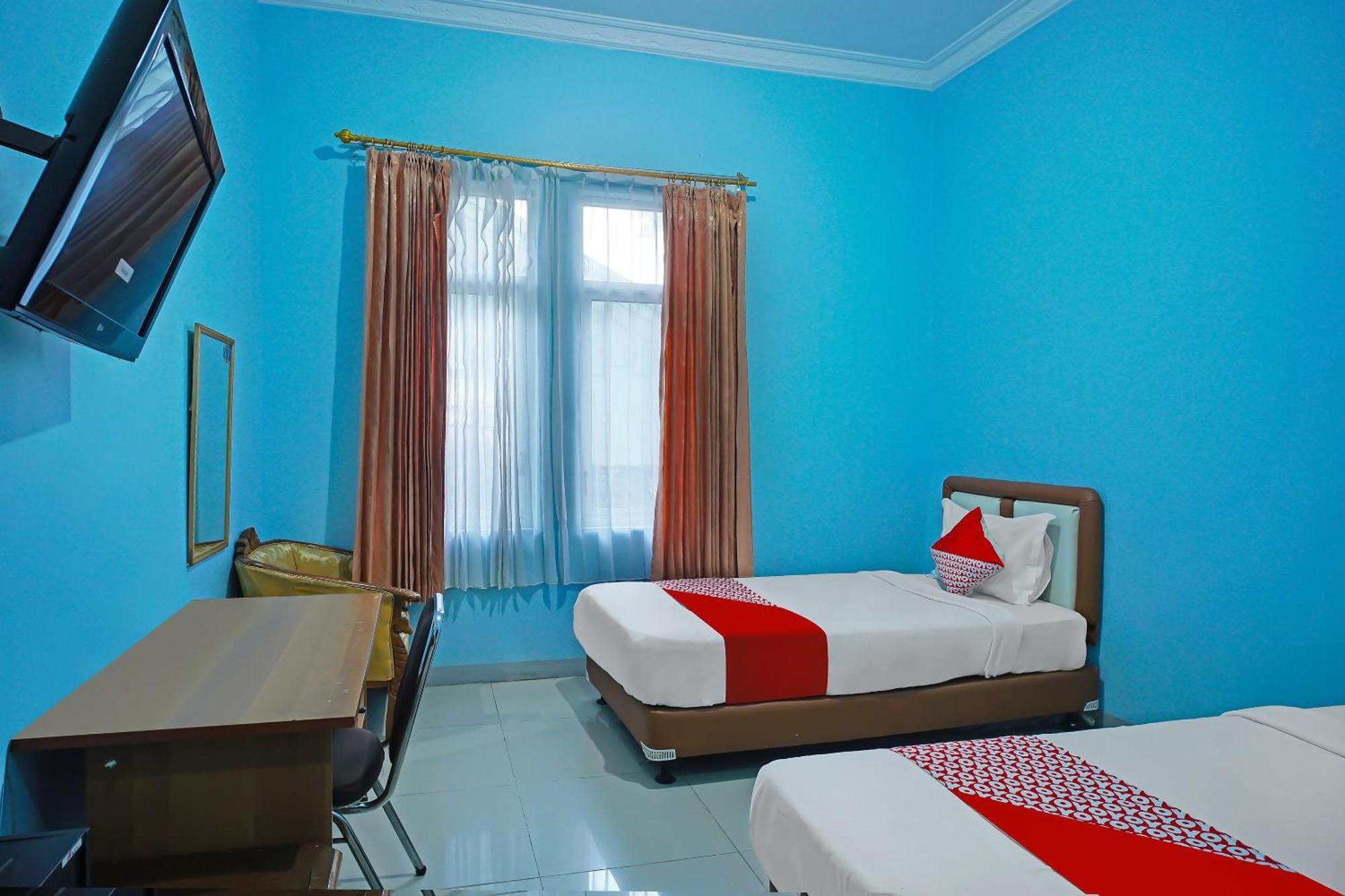 Oyo 92577 Hotel Sidikalang Near Kejaksaan Negeri Dairi 외부 사진